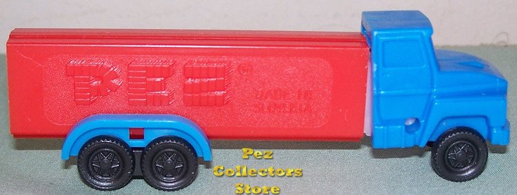 (image for) D Series Truck R1 Blue Cab on Red Trailer Pez - Click Image to Close