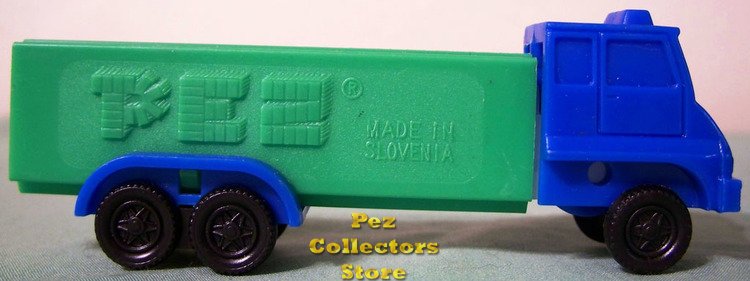 (image for) D Series Truck R3 Blue Cab on Green Trailer Pez - Click Image to Close
