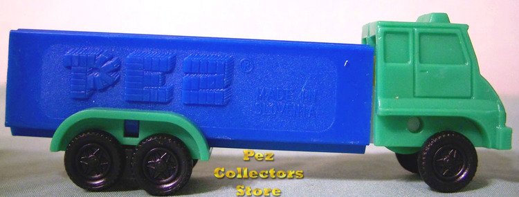 (image for) D Series Truck R3 Green Cab on Blue Trailer Pez - Click Image to Close