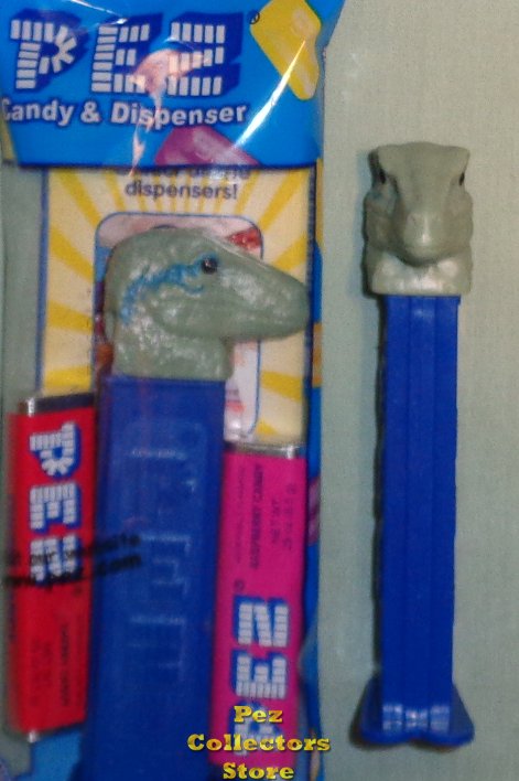 (image for) Jurassic World Blue the Raptor Pez MIB - Click Image to Close