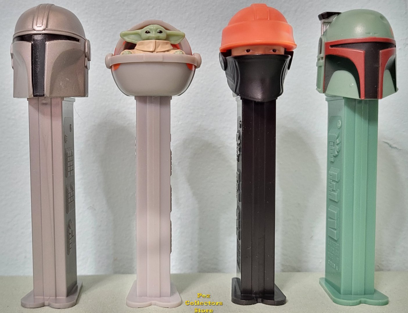 (image for) Mandalorian Grogu Pram Fennec and Boba Pez Gift Tin - Click Image to Close