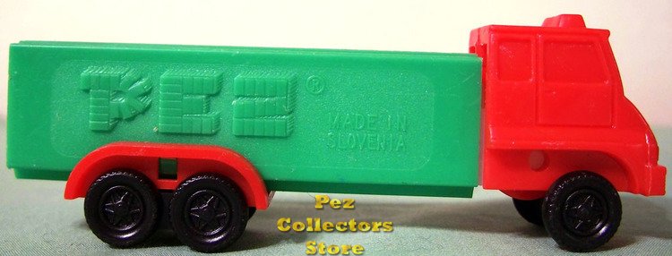 (image for) D Series Truck R3 Red Cab on Green Trailer Pez - Click Image to Close