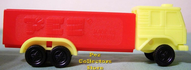(image for) D Series Truck R4 Yellow Cab on Red Trailer Pez - Click Image to Close
