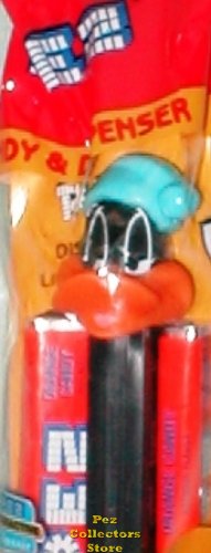 (image for) Sleepy Daffy with Nightcap Pez MIP!